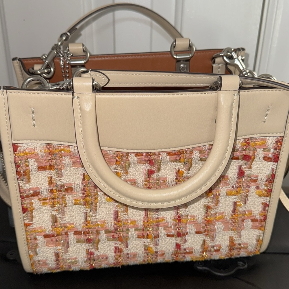 Must Go! Rouge Tweed Coach 25 - Picture 3 of 5